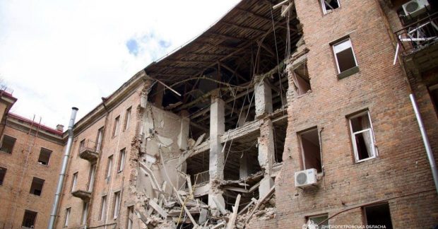 Дніпро під вогнем: Росія завдала удару, є жертви та поранені (фото)