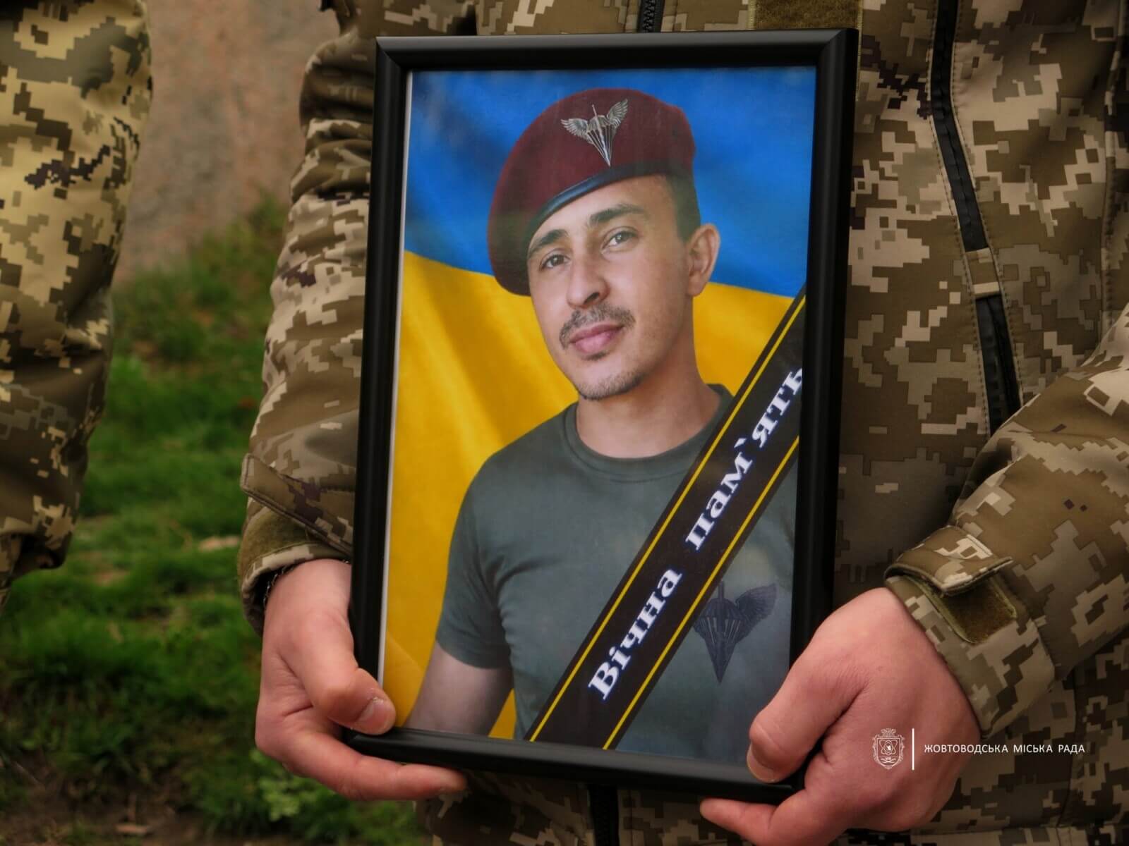 Герой, якого чекали: прощання з бійцем, що рік вважався зниклим у Жовтих Водах