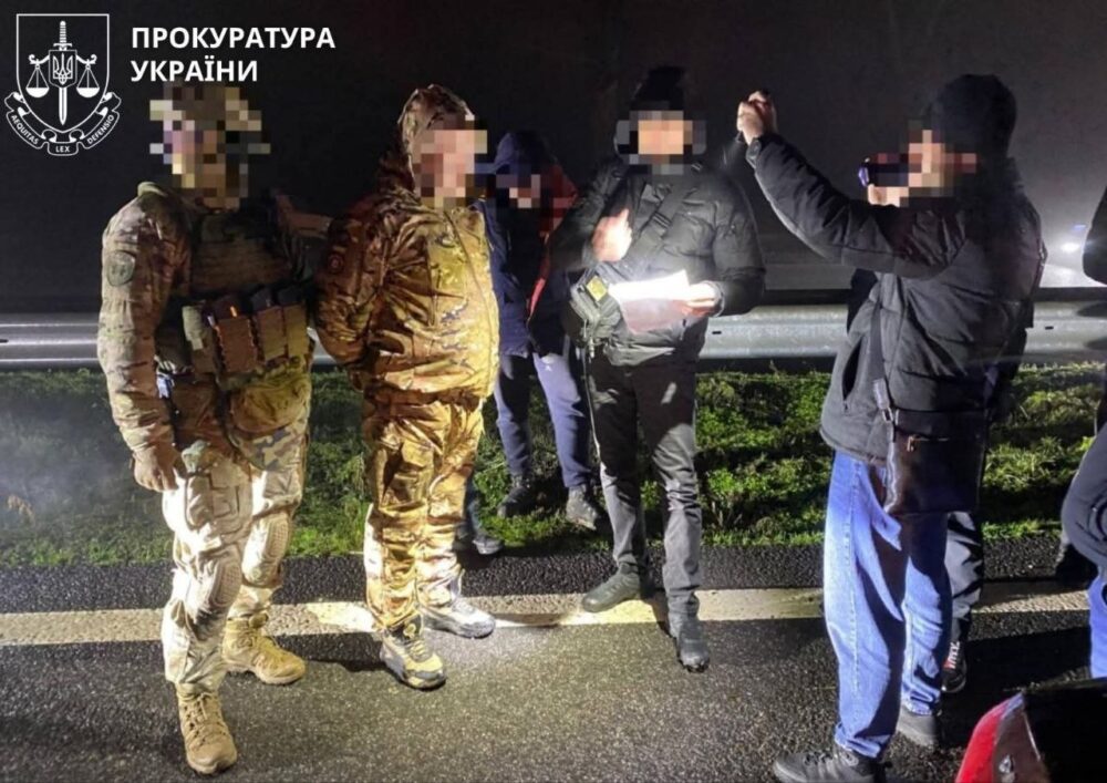 Масштабне дезертирство на Дніпропетровщині: військовий та цивільний допомогли мобілізованим втекти за 2 500 доларів