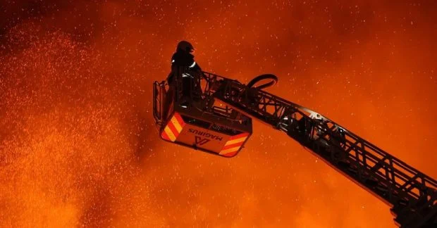 Руйнівний обстріл Дніпра: дві доби атак, жертви та руйнування.