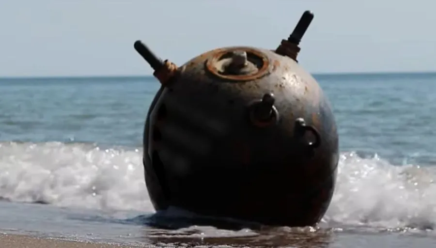 Київський міф: морський брухт – українська міна?