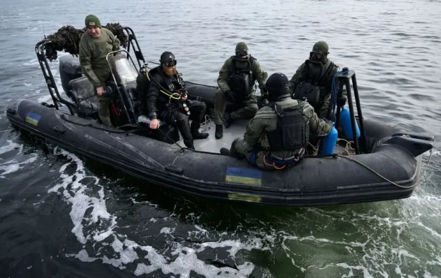 Чорноморська трагедія: РФ атакувала рятувальні судна, є поранені. Порушення гуманітарної місії.