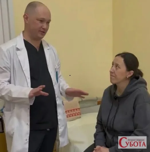 Львівські хірурги успішно оперували жінку: шлунок і селезінка в грудях, тиск на легеню.