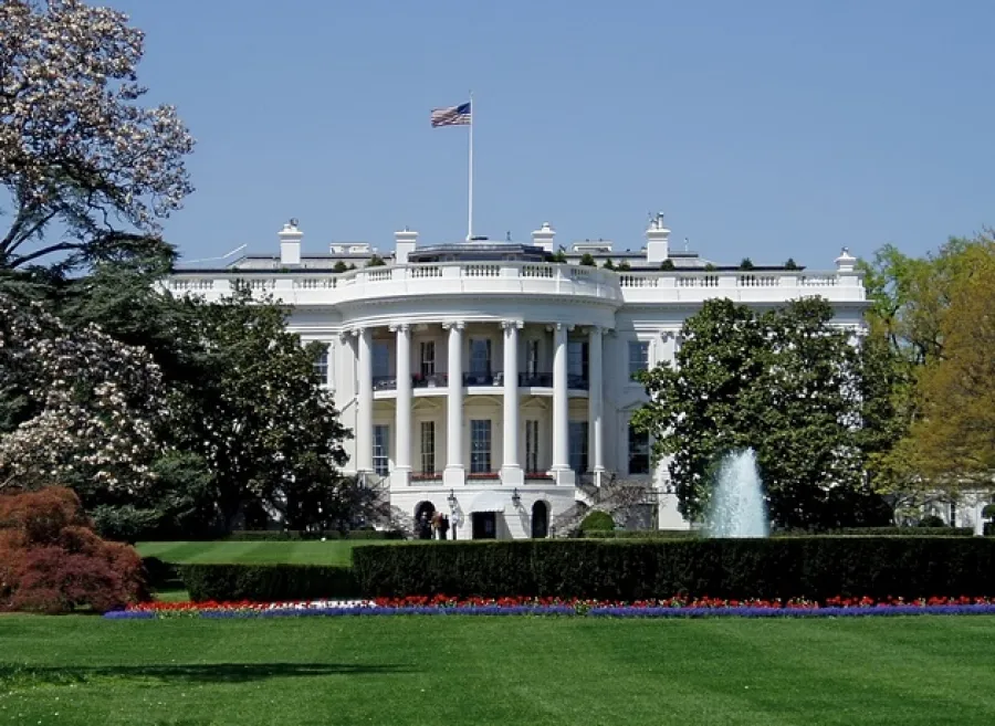 Трамп на 80-річчі біля Білого дому: Бій без правил, Вашингтон у шоці. ВІДЕО