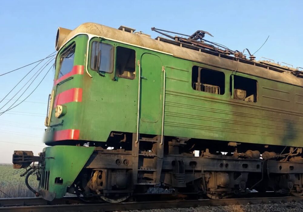 БПЛА атакував електровоз на Дніпропетровщині: наслідки (ФОТО)