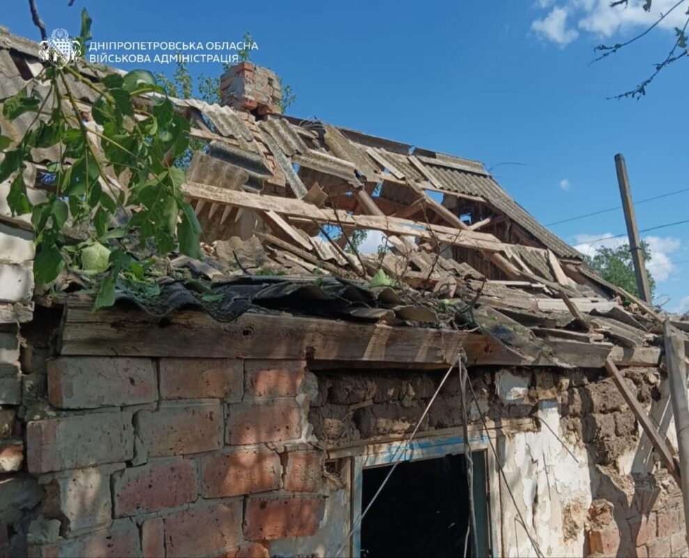 Окупанти вдарили по двох районах: поранено мешканця Дніпропетровщини.