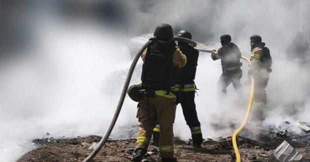 Павлоград під ударом КАБ: російська атака вщент зруйнувала підприємство, загинули люди.
