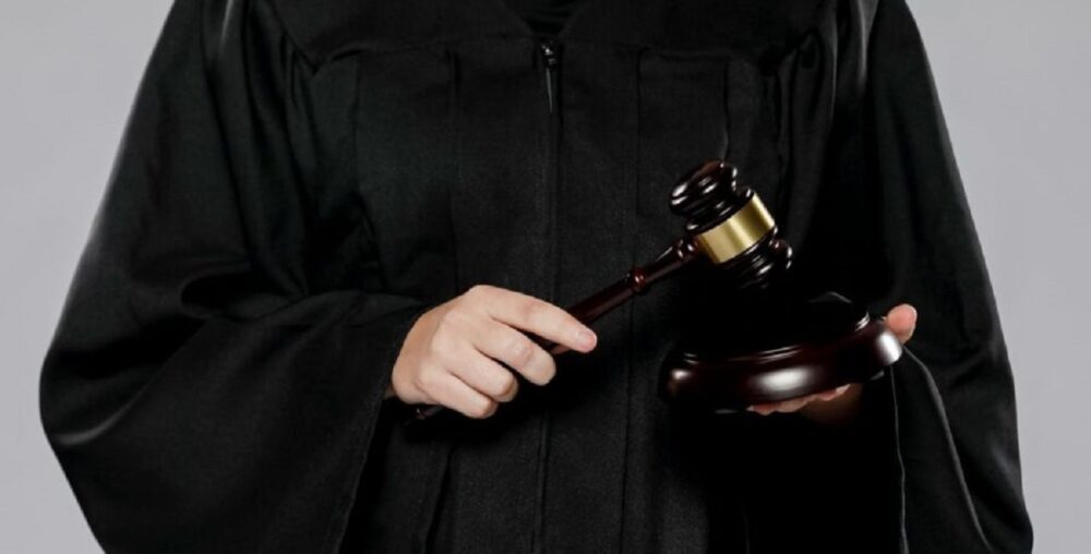 Суддівська свавілля на Дніпропетровщині: місяці незаконного ув'язнення через недбалість.