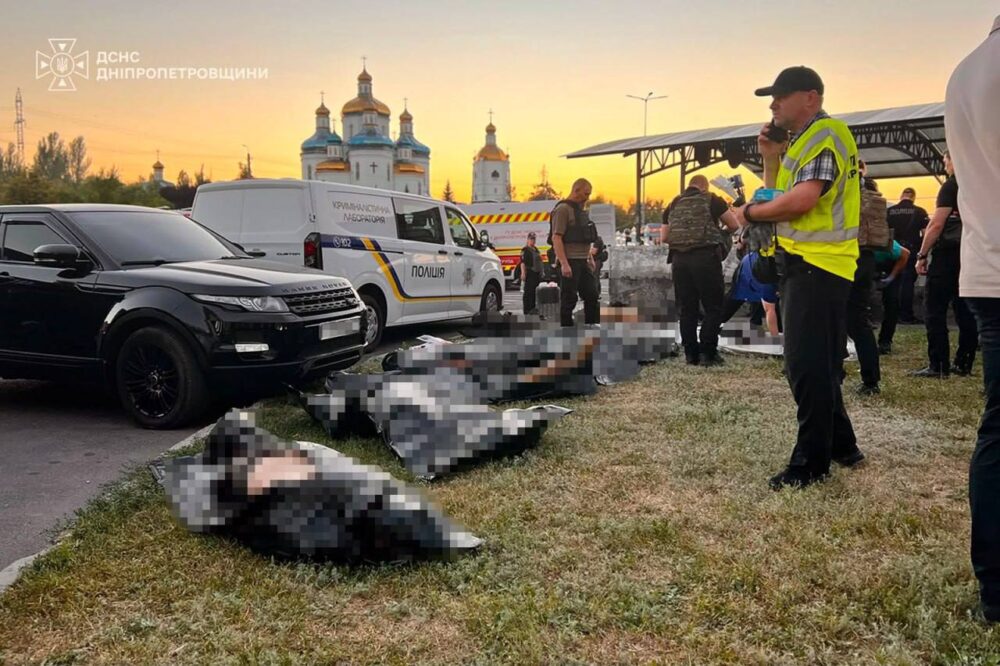 Криворіжанка зняла відео на тлі палаючого ТРЦ під російську музику.