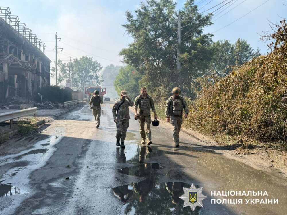 Київщина: Поліція показала жахливі наслідки російського удару (Відео)