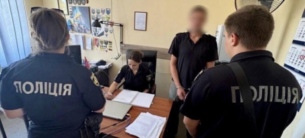 На Дніпровщині пенсіонерка стала жертвою крадія, який втік, назвавшись чужим ім'ям.