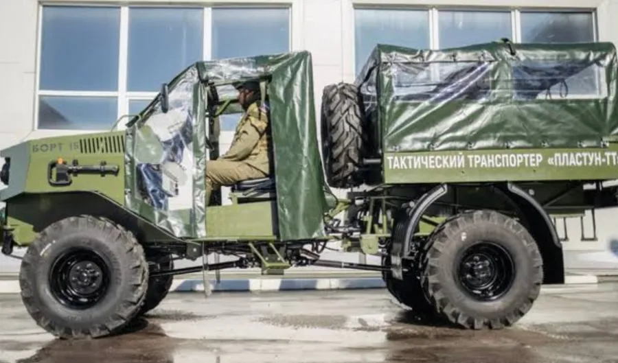 "Намет на колесах": нова броньована "буханка" для армії РФ на фронті. ВІДЕО