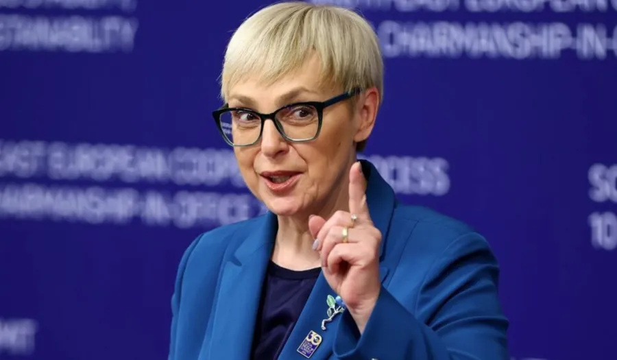 Словенський президент: шпигунський скандал, росія, подруга.