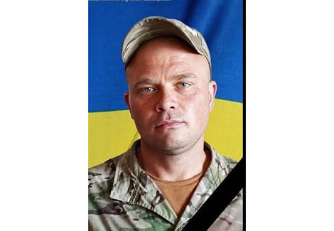 Вічна пам'ять: Ігор Осадчий, хоробрий син України, загинув на війні.