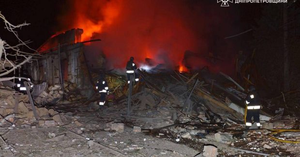 На Дніпропетровщині росіяни атакували підприємства у трьох містах, є загиблі