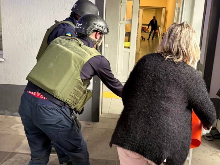 Дніпропетровщина під вогнем: понад 30 ударів за день, четверо поранених та масштабні руйнування
