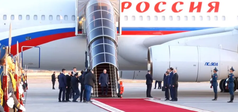Путін вилетів з Москви на тлі чуток про "втечу" на тлі "рятівної" місії в Каспійському морі